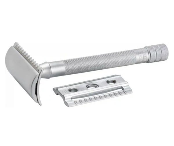 Merkur 22C DE Safety Razor Closed and Open Comb